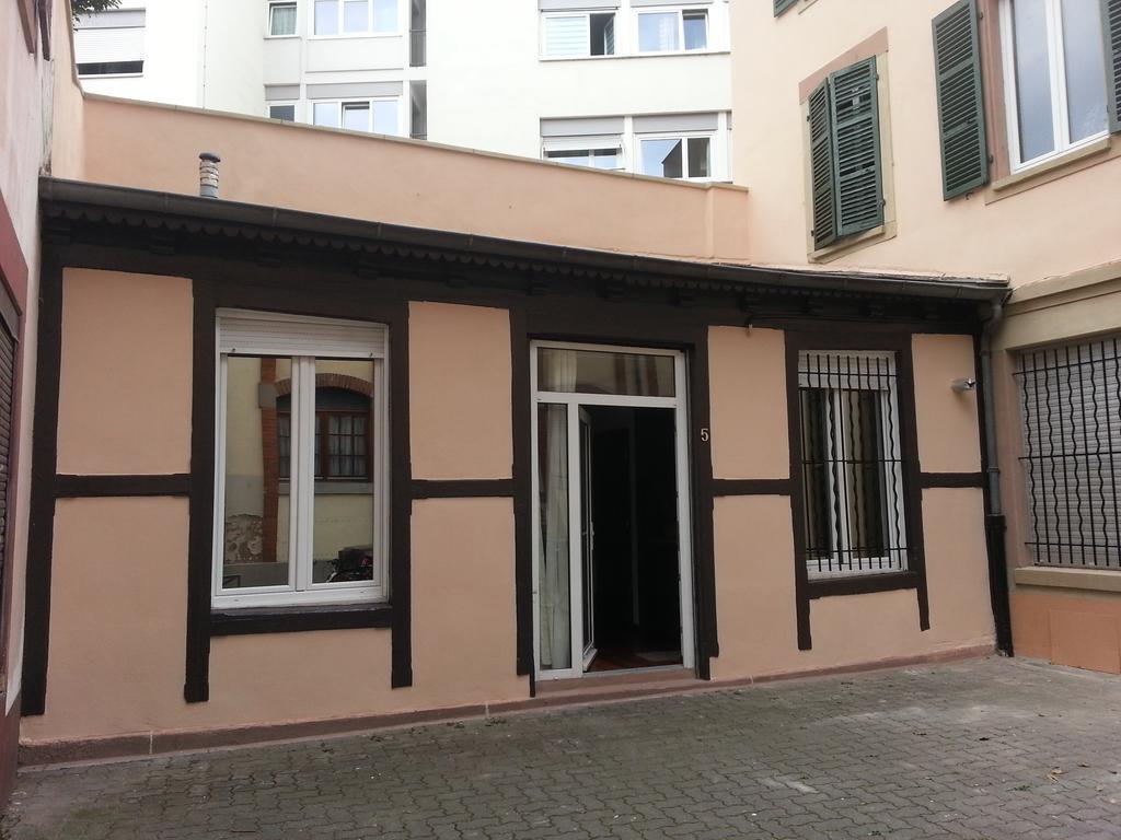 Charmant Studio A Strasbourg Lägenhet Exteriör bild