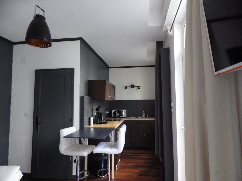 Charmant Studio A Strasbourg Lägenhet Exteriör bild